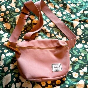 Herschel Supply Co Belt Bag in Ash Rose - Plus Friendly!